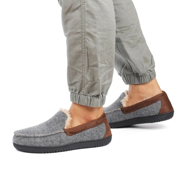 NEW! Gray slippers house shoes. Size 13 Big and tall! Gray and brown - Picture 1 of 5